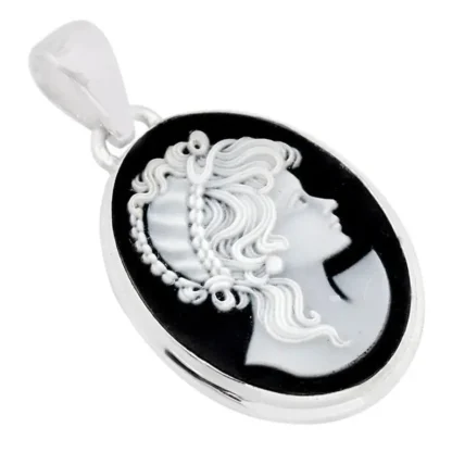 Natural 11.57ct Victorian Princess Cameo Necklace